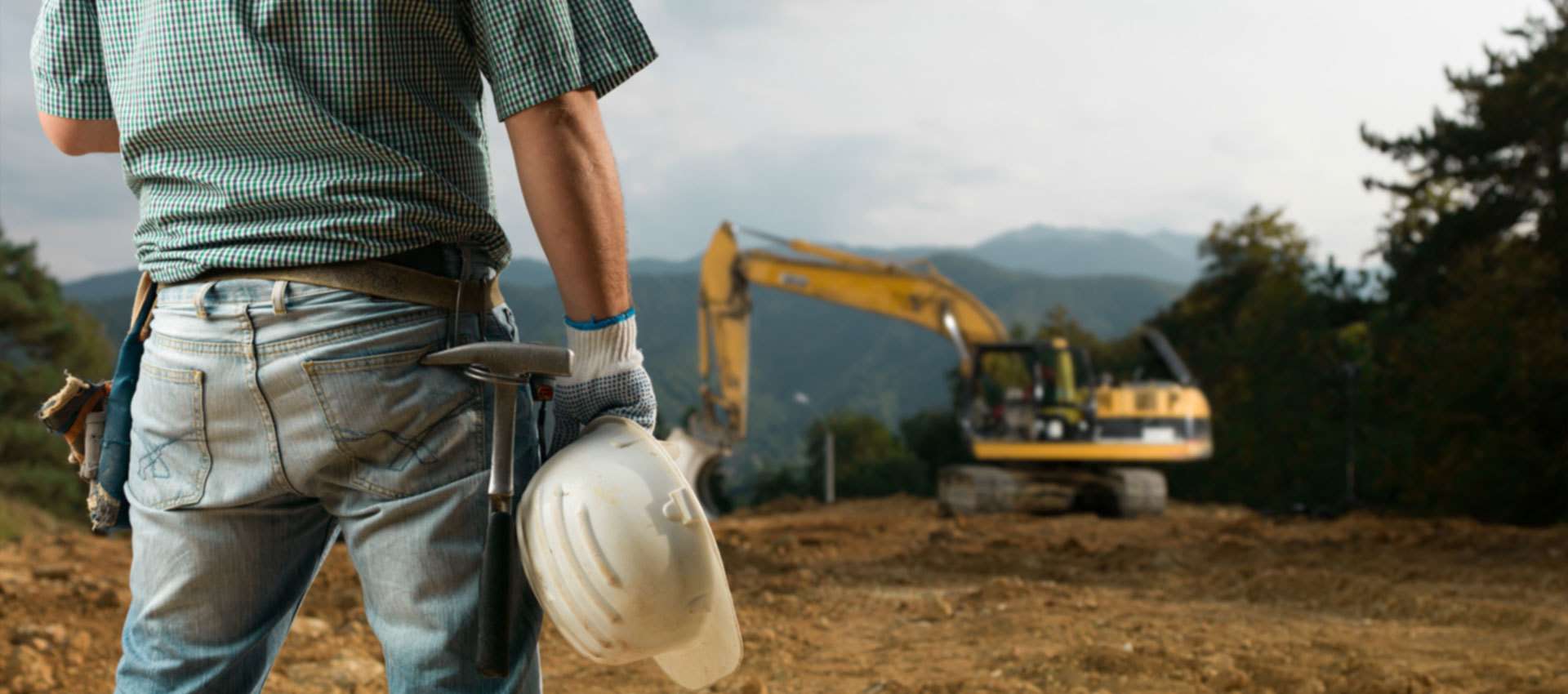 Construction workers on job site - TradeRamp helps contractors get more leads